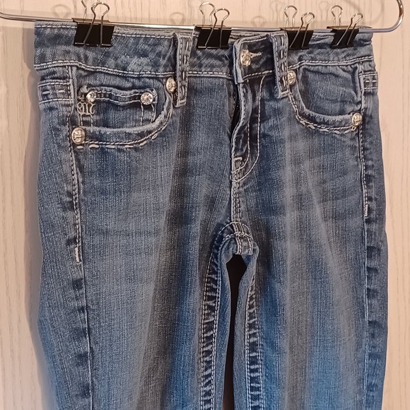Miss Me Jeans, Size 28, Low-Rise, 30W x 30L, Boot Cut, Bedazzled - Picture 4 of 10